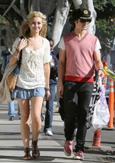 Chelsea Kane feet photo thumbnail