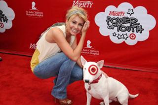 Chelsea Kane feet photo thumbnail