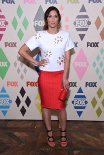 Chelsea Peretti feet photo thumbnail