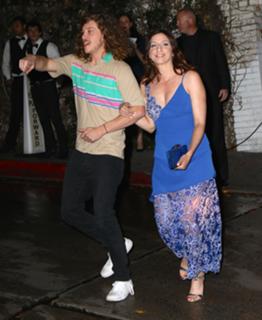 Chelsea Peretti feet photo thumbnail