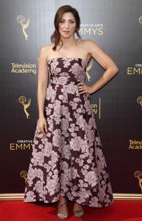 Chelsea Peretti feet photo thumbnail