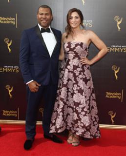 Chelsea Peretti feet photo thumbnail