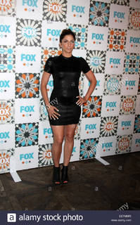 Chelsea Peretti feet photo thumbnail