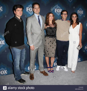 Chelsea Peretti feet photo thumbnail