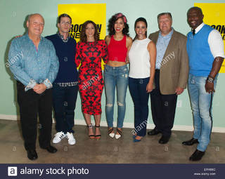 Chelsea Peretti feet photo thumbnail
