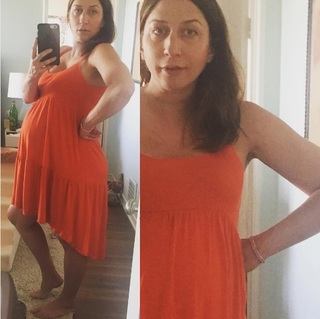 Chelsea Peretti feet photo thumbnail