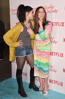 Chelsea Peretti feet photo thumbnail
