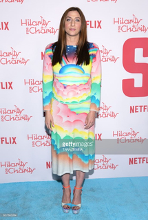 Chelsea Peretti feet photo thumbnail