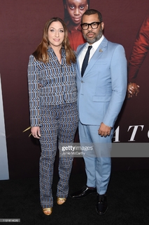 Chelsea Peretti feet photo thumbnail
