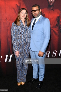 Chelsea Peretti feet photo thumbnail