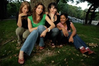 Chelsea Peretti feet photo thumbnail