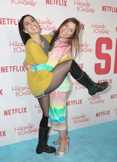 Chelsea Peretti feet photo thumbnail