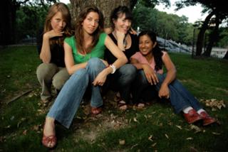Chelsea Peretti feet photo thumbnail
