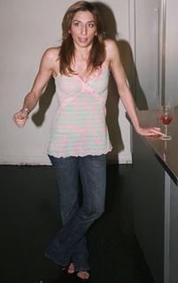 Chelsea Peretti feet photo thumbnail