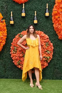 Chelsea Peretti feet photo thumbnail