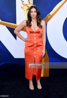 Chelsea Peretti feet photo thumbnail