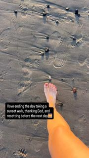 Chelsea Spack feet photo 9
