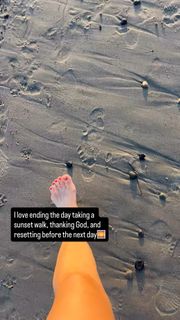 Chelsea Spack feet photo 7