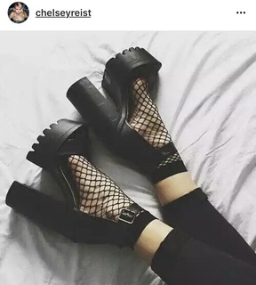 Chelsey Reist feet photo 4