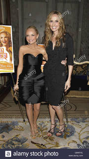 Chely Wright feet photo 3