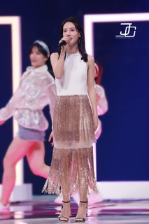 Chen Jin feet photo 1