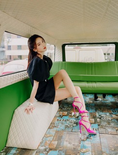 Chen Jin feet photo 2