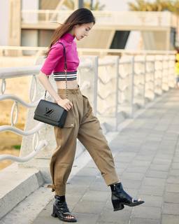 Chen Jin feet photo 8