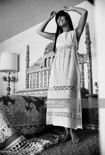 Cher feet photo thumbnail