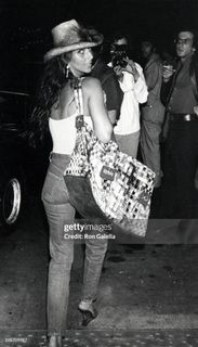 Cher feet photo thumbnail