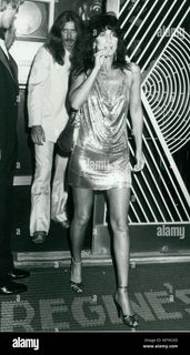 Cher feet photo thumbnail