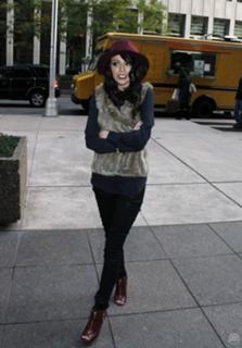 Cher Lloyd feet photo thumbnail