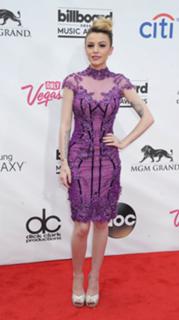 Cher Lloyd feet photo thumbnail