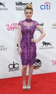 Cher Lloyd feet photo thumbnail