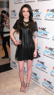 Cher Lloyd feet photo thumbnail