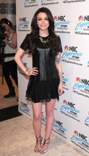 Cher Lloyd feet photo thumbnail