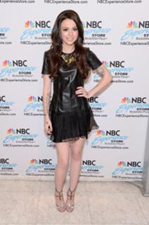 Cher Lloyd feet photo thumbnail