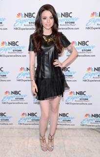 Cher Lloyd feet photo thumbnail