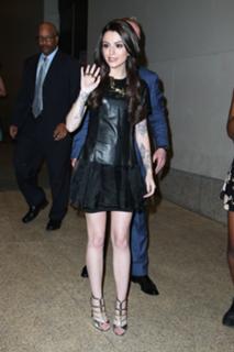 Cher Lloyd feet photo thumbnail