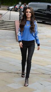 Cher Lloyd feet photo thumbnail