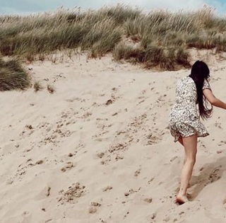 Cher Lloyd feet photo thumbnail