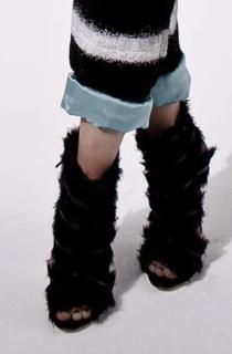 Cher Lloyd feet photo thumbnail