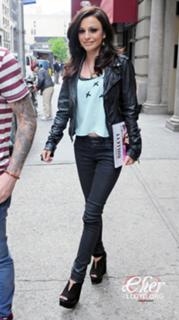 Cher Lloyd feet photo thumbnail