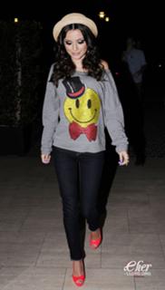 Cher Lloyd feet photo thumbnail