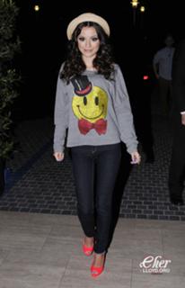Cher Lloyd feet photo thumbnail