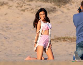 Cher Lloyd feet photo thumbnail