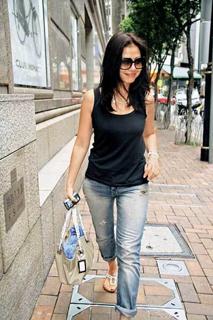 Cherie Chung feet photo 18