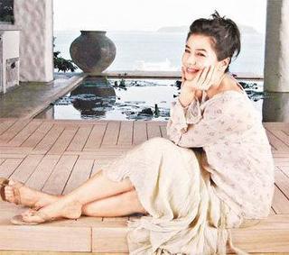 Cherie Chung feet photo 9