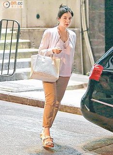 Cherie Chung feet photo 2