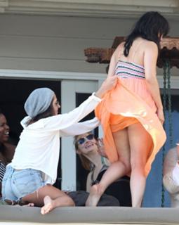 Cheryl Burke feet photo thumbnail