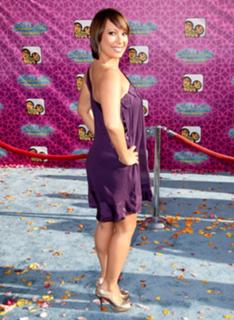 Cheryl Burke feet photo thumbnail